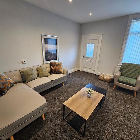 Hillsome Hosting Manchester Denton  Extérieur photo