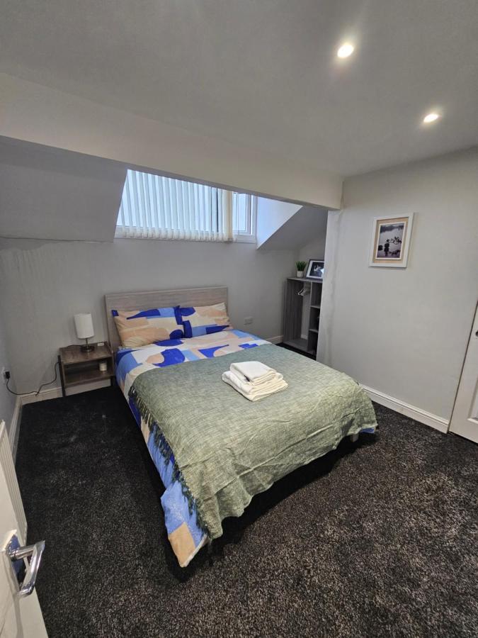 Hillsome Hosting Manchester Denton  Extérieur photo