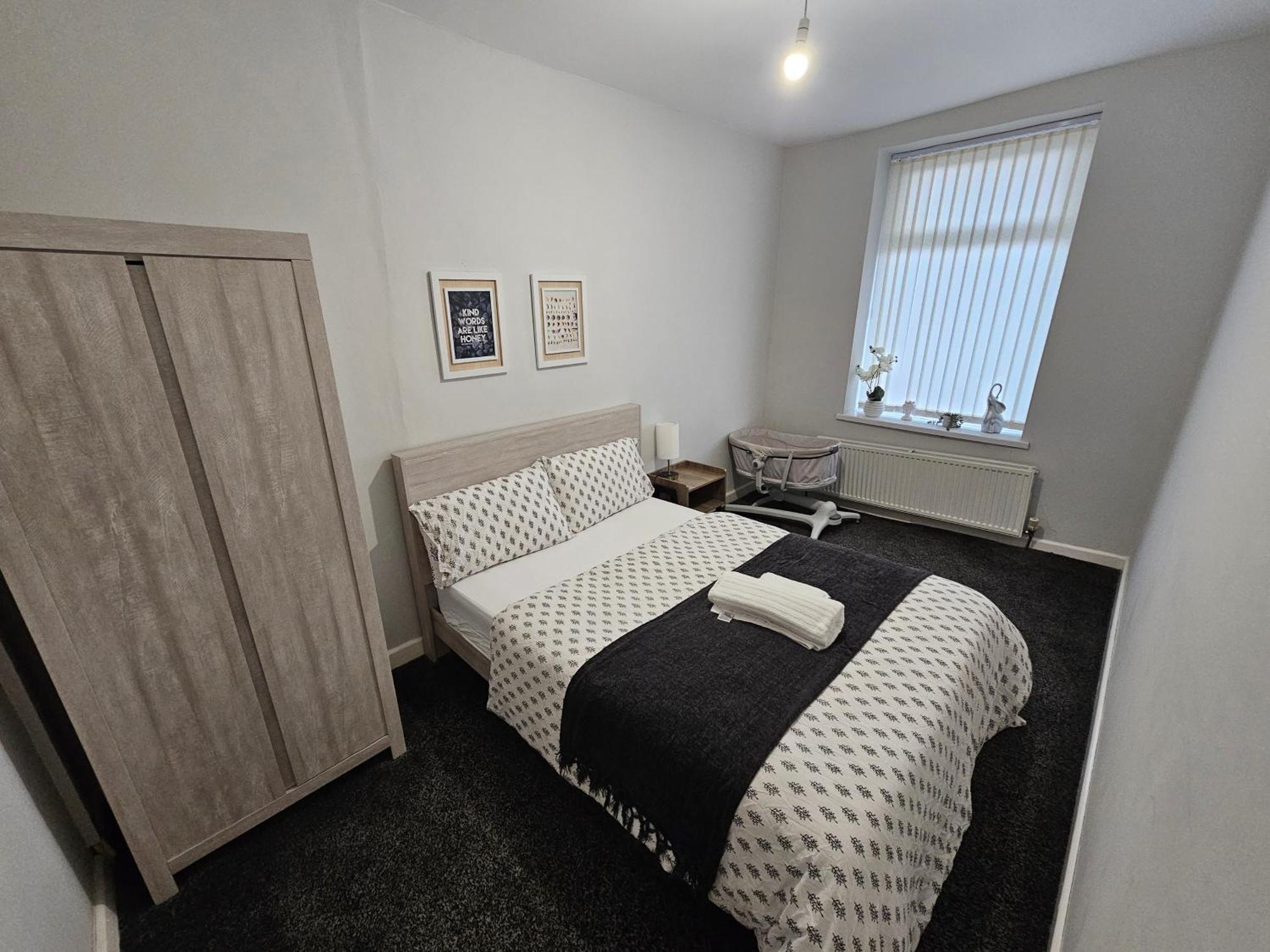 Hillsome Hosting Manchester Denton  Extérieur photo