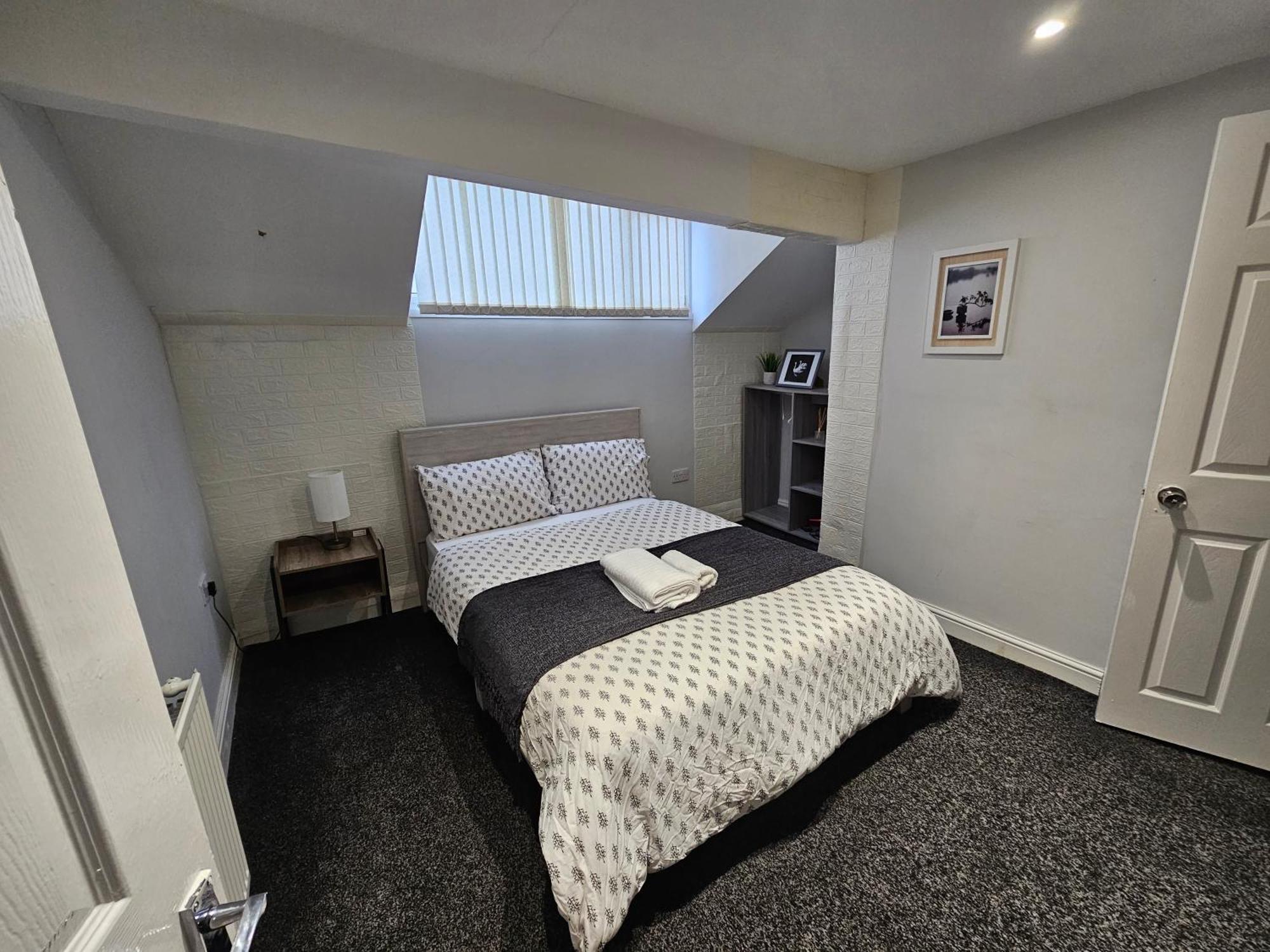 Hillsome Hosting Manchester Denton  Extérieur photo